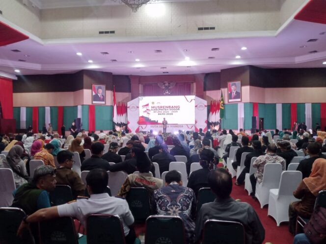 
					Wabup Bogor Jaro Ade Meminta Jajarannya Prioritaskan Kepentingan Masyarakat