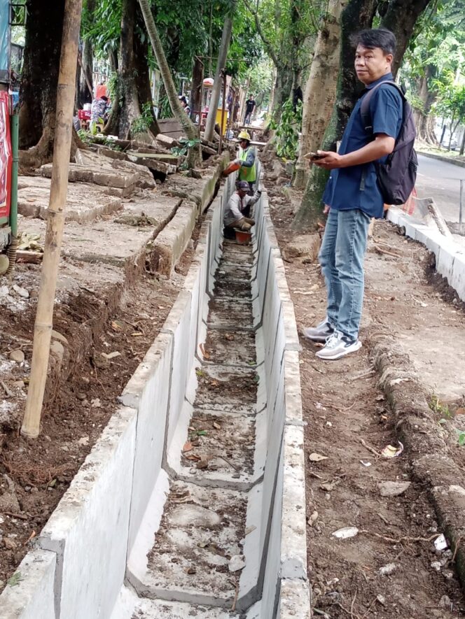 
					PT. MegaJaya Konsultan & PT. Ascarindo Tri Nusantara Geber Pedestarian Trotoar seputar GOR Pajajaran kota Bogor