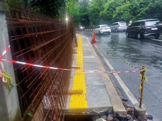 
					PT. Rajawali Citra Konstruksi INC Geber Perbaikan Trotoar seputar SSA Kebun Raya secara optimal