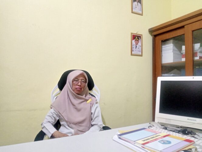 
					SD Negeri Situpete Implementasikan HKN melalui suntik Imunisasi Siswa antusias