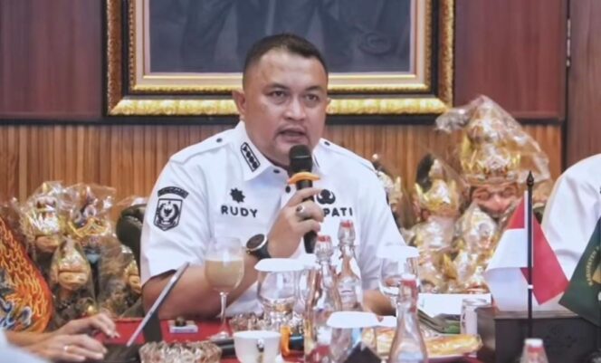 
					Masyarakat Puji Pembangunan yang Dilakukan Bupati Bogor