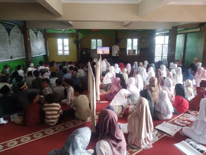 
					Warga SD Pertiwi Antusias Raih Bintang Ramadhan 14