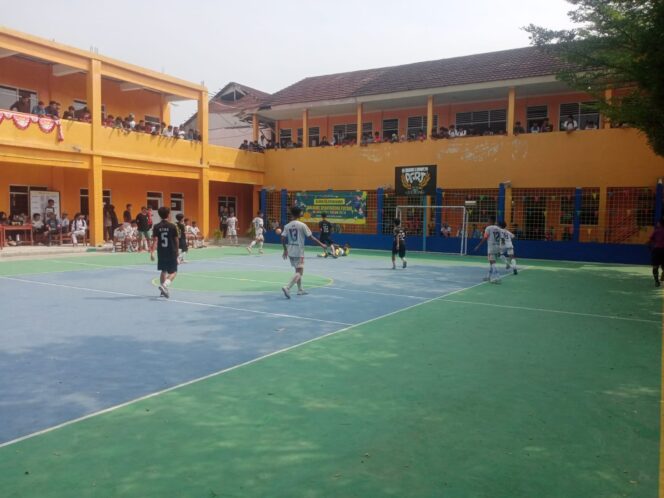 
					SMA PGRI Leuwiliang Bogor Adakan Lomba footsal cetak siswa prestasi non akademik