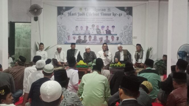 
					Pemdes Cilebut Barat Erat Tali Silaturahmi bersama warga melalui Pengajian Rutin