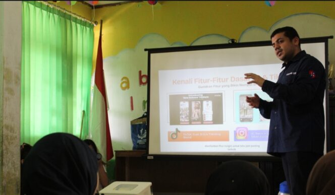 
					Pelatihan Media Sosial Oleh Mahasiswa LSPR Pemuda Sukajadi Siap Promosikan Desa